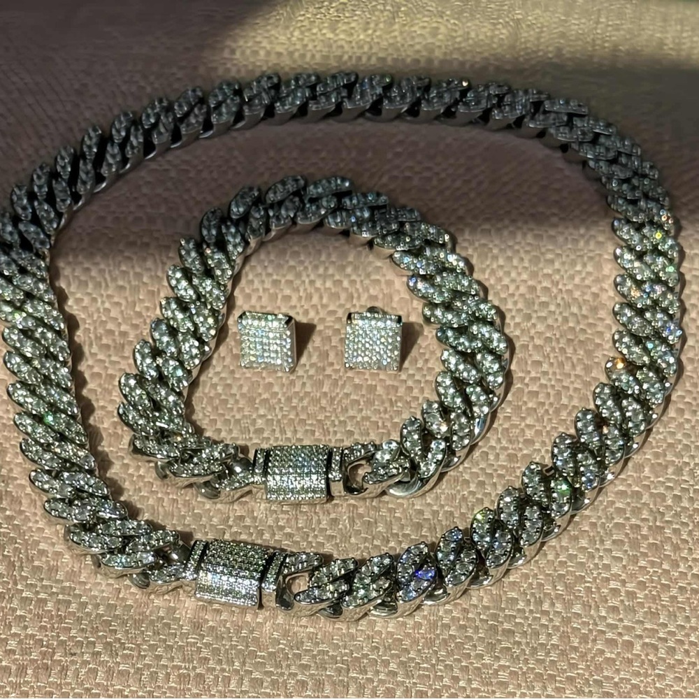 Elegant Silver Jewelry Set